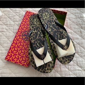NWOT - Tory Burch flip flops